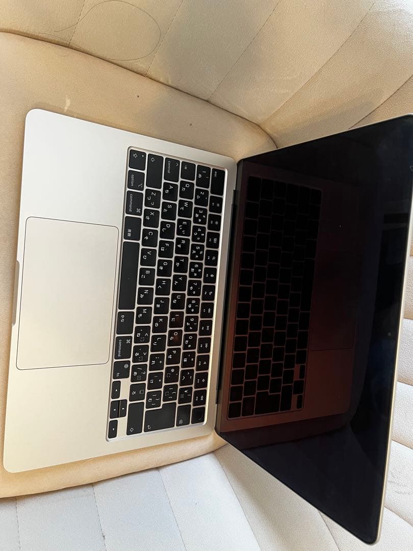 Apple MacBook Air 13.6インチ M3 8GB スターライト