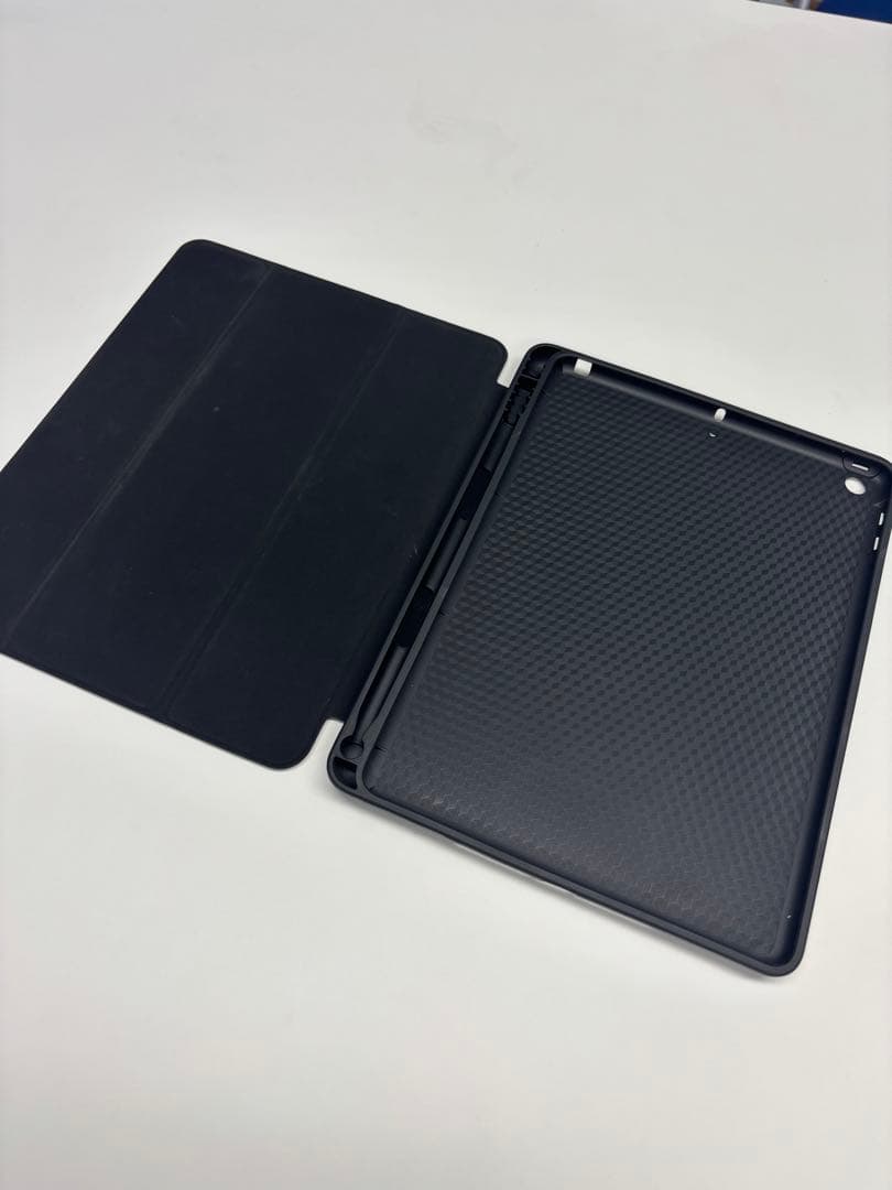 iPad 第6世代　9.7インチ　ipad6 バッテリー94% ケース付き