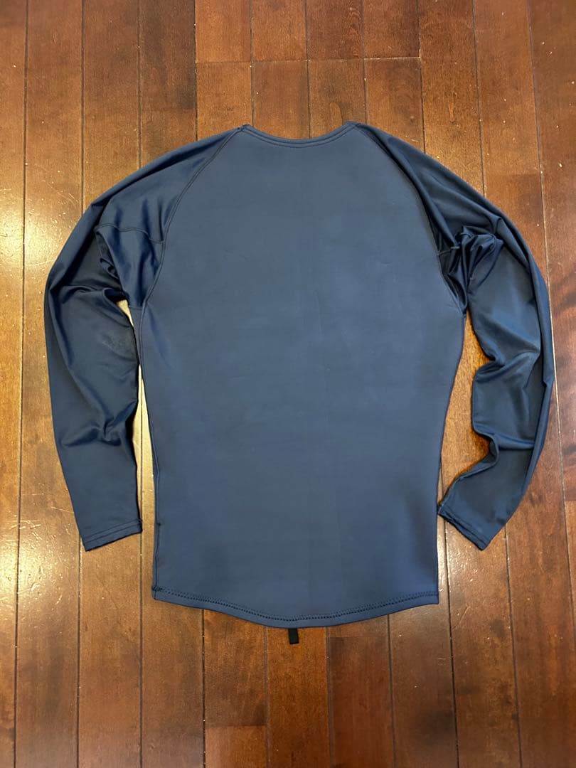 専用◆クイックシルバー タッパー Lサイズ