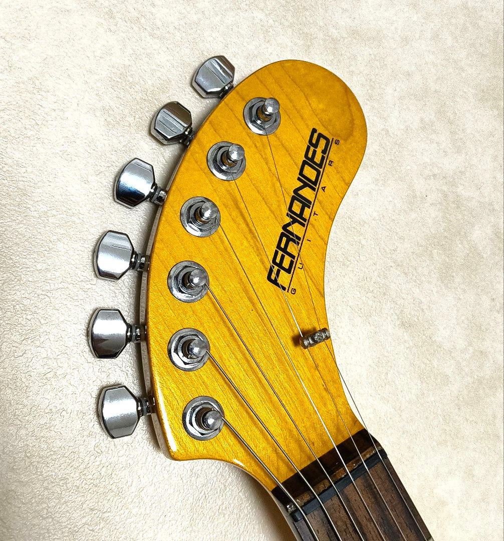 【新品同様】ZO-3 芸達者 3TS アンプ内蔵ミニギター 専用ケース付