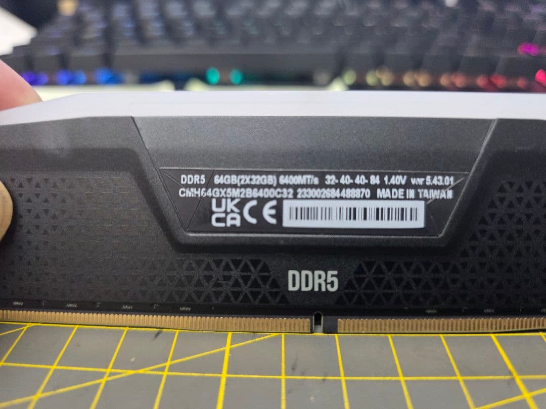 VENGEANCE DDR5 64GB(2×32GB)6400MT/s ブラック