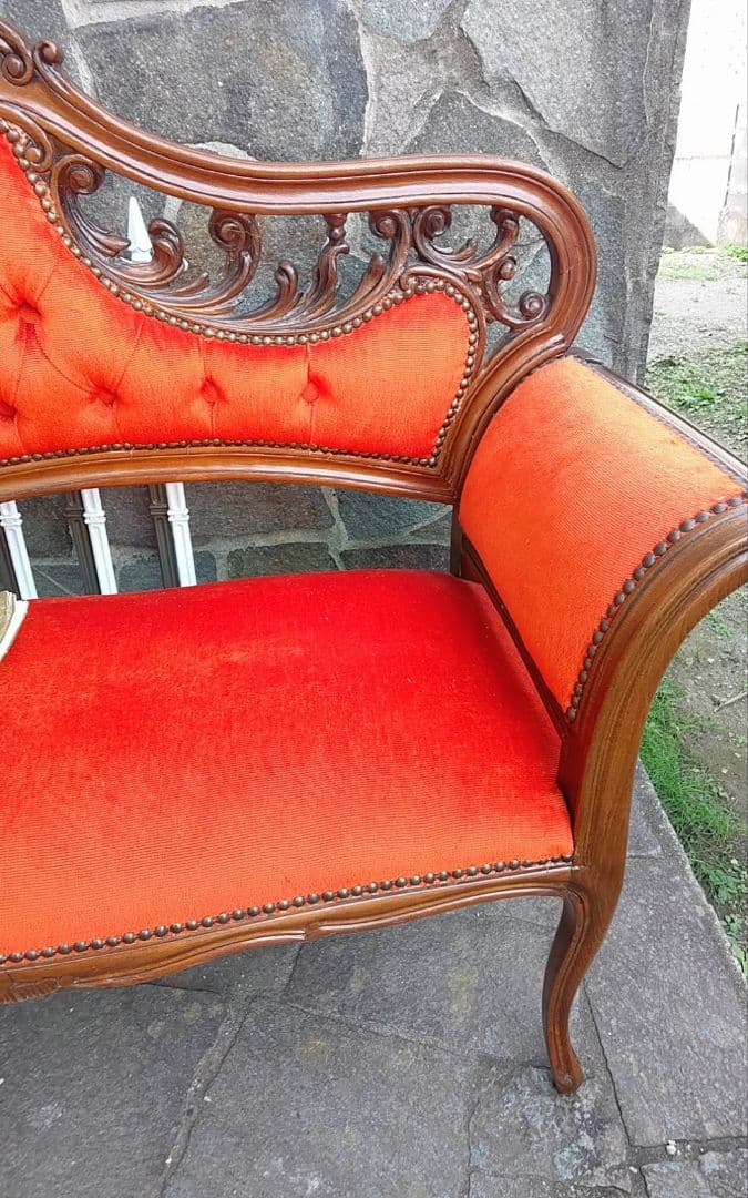 イギリスアンティーク ビクトリアンスタイル オレンジベルベットソファ