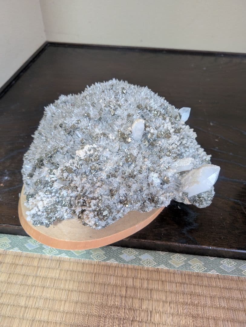 水晶と黄鉄鉱の共生鉱物　大型　引き取り