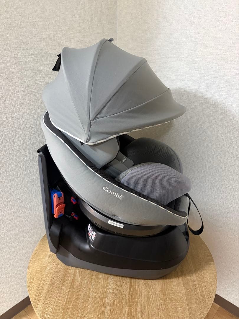 Combi チャイルドシート グレー