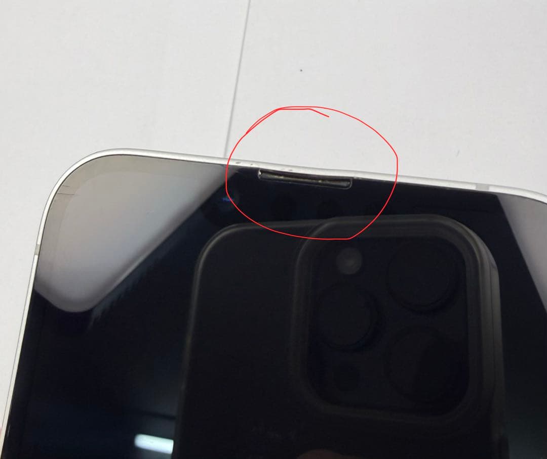 iPhone16e 128GB ホワイト　海外版　SIMフリー　SIMロック無し