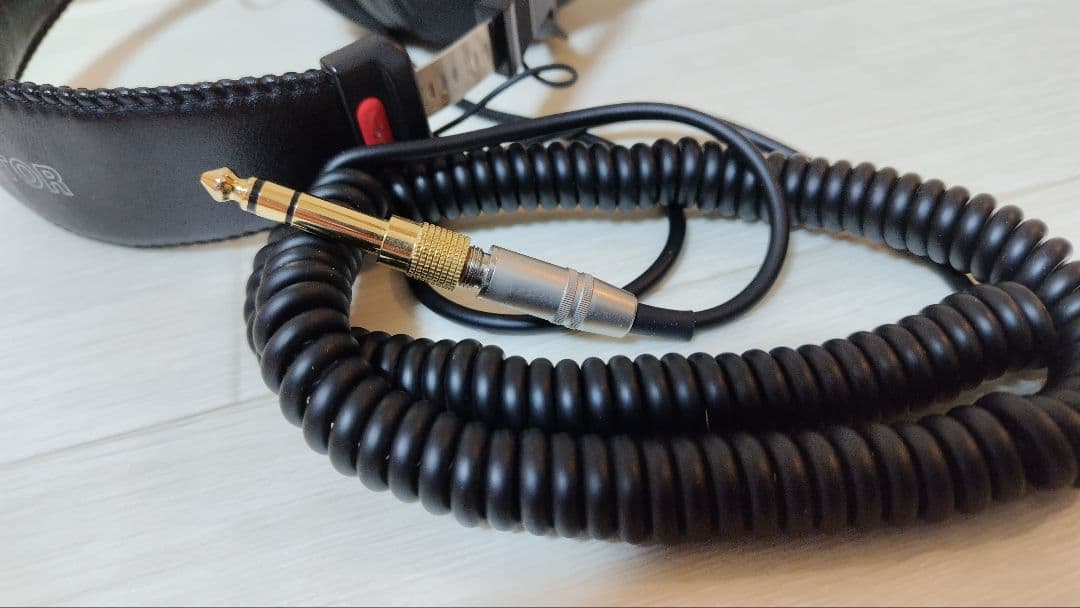 SONY　有線ヘッドホン　MDR-V6