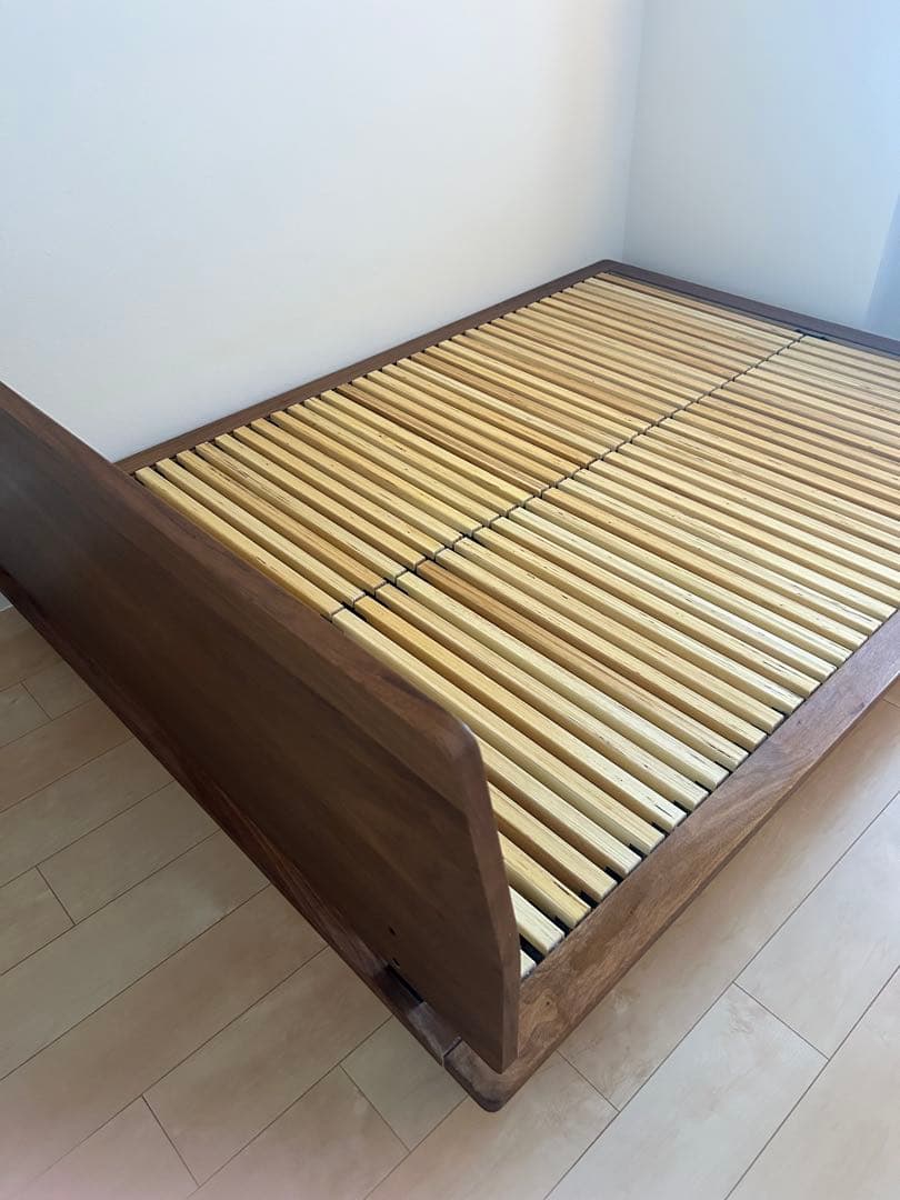 【無印良品】木製ベッドフレーム　ウォールナット材ダブル　ヘッドボード付