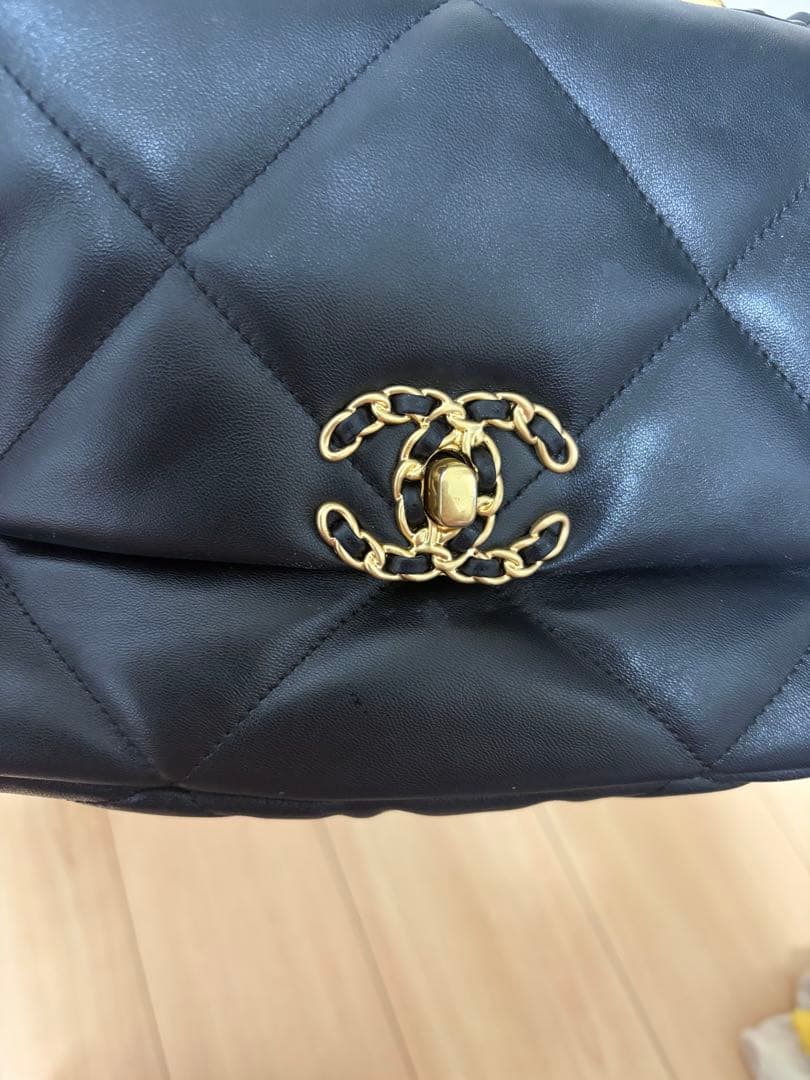 CHANEL19 ショルダーバッグ