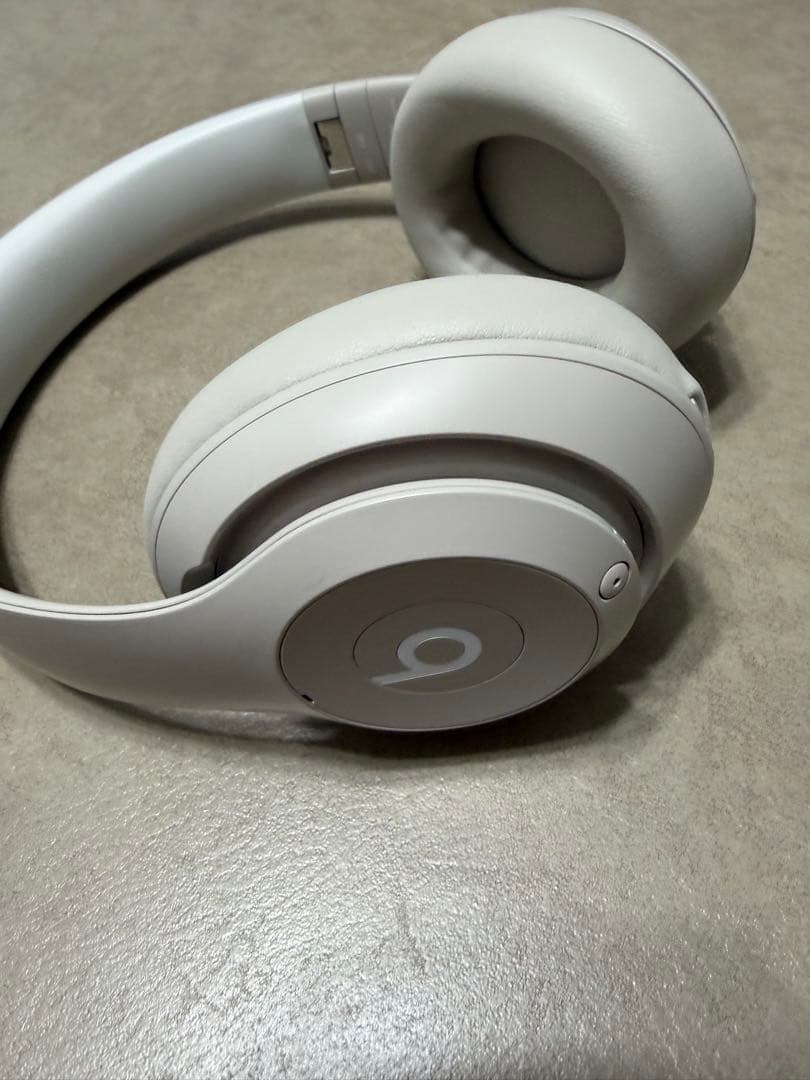 Beats Studio Pro サンドストーン