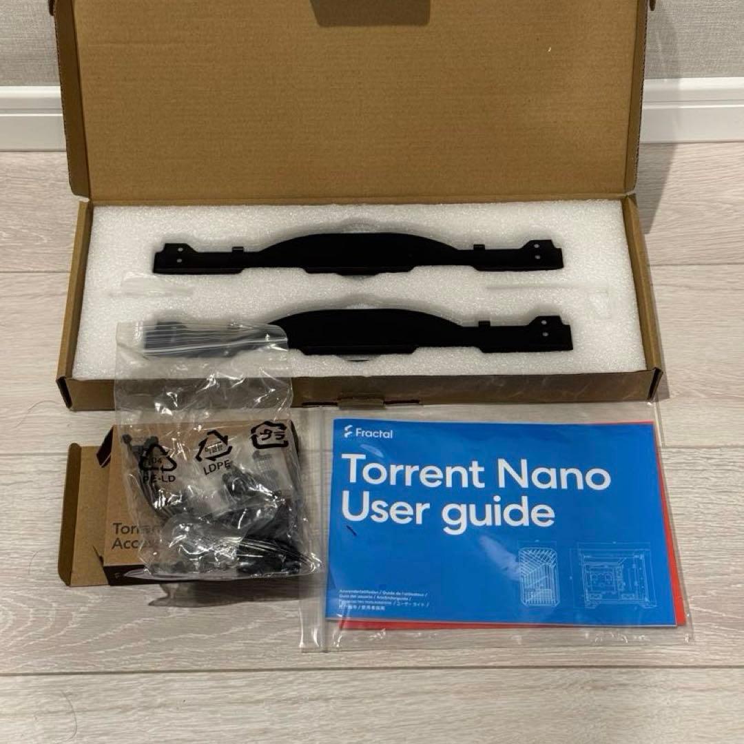 Fractal Design Torrent Nano ケース＋750w電源付き