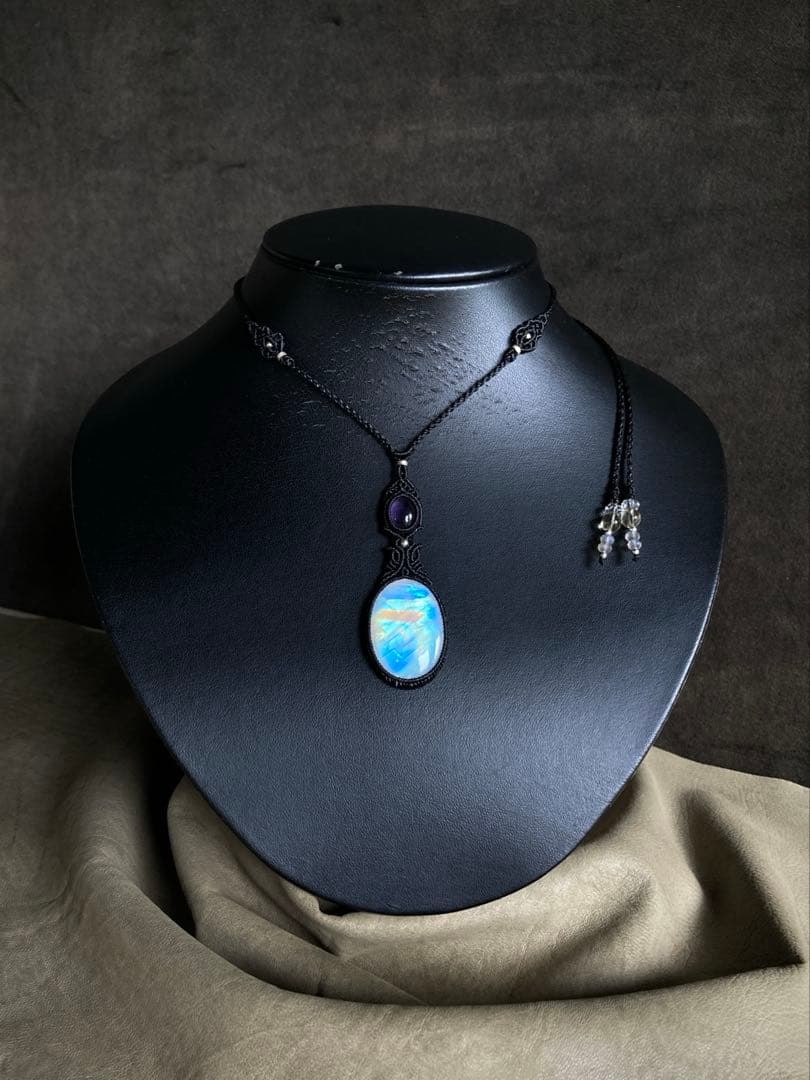 レインボームーンストーン　アメジスト　マクラメペンダント　ネックレス