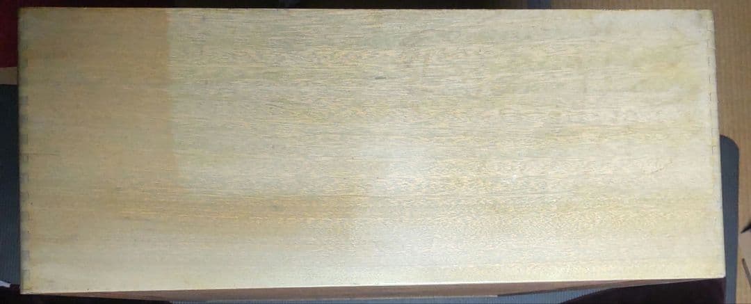 レトロな木製キャビネット 古い本棚 ガラス扉付き カーテン付き