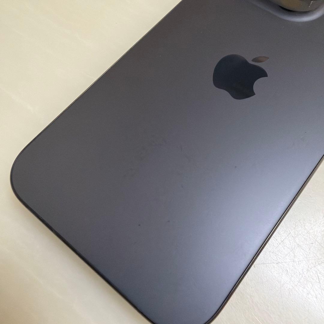 Apple iPhone 15 Pro ブラックチタニウム128gb 本体