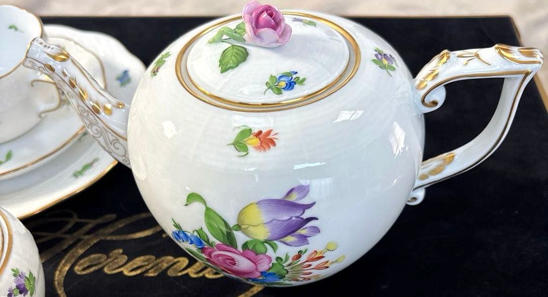 【美品】ハンガリーの名窯ヘレンドの「チューリップブーケ」シリーズのティーセット