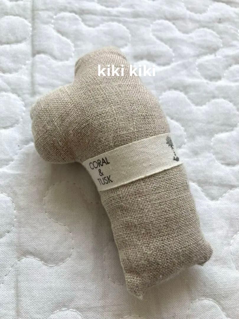 コーラルアンドタスク クッション