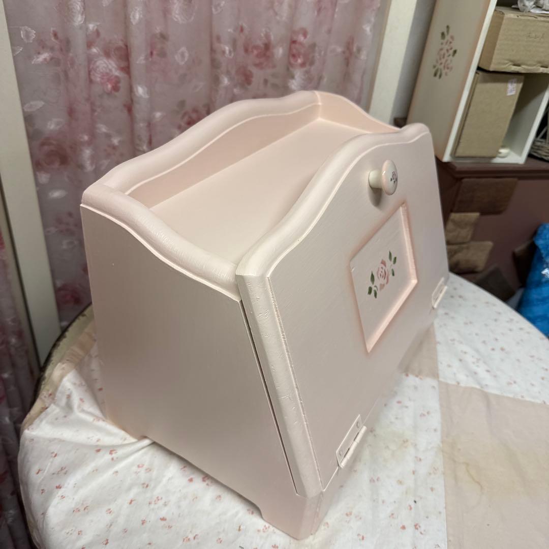 【限定特価)マニーローズ取手と薔薇ステンシルの ブレッドボックスピンク　パイン材