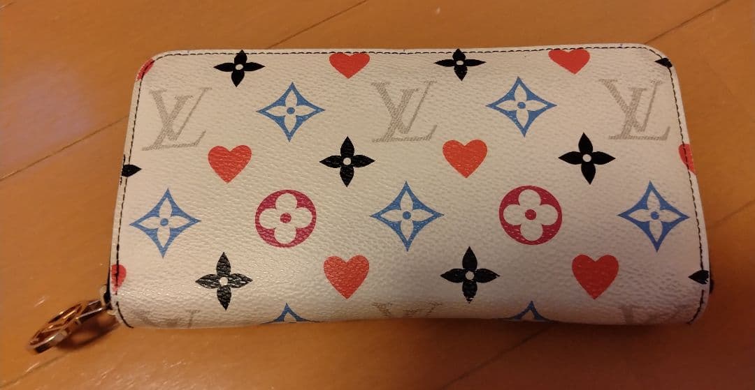 ルイヴィトン ジッピーウォレット ゲームオン