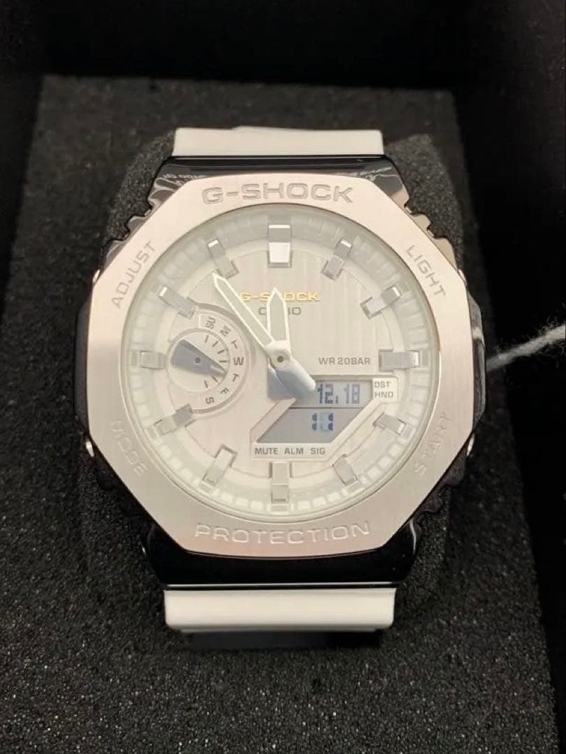 【新品未使用】カシオ G-SHOCK GM-2100 新発売モデル タグ付き