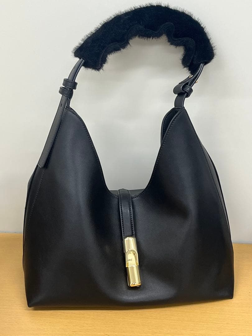 FURLA GOCCIA ショルダーバッグ M