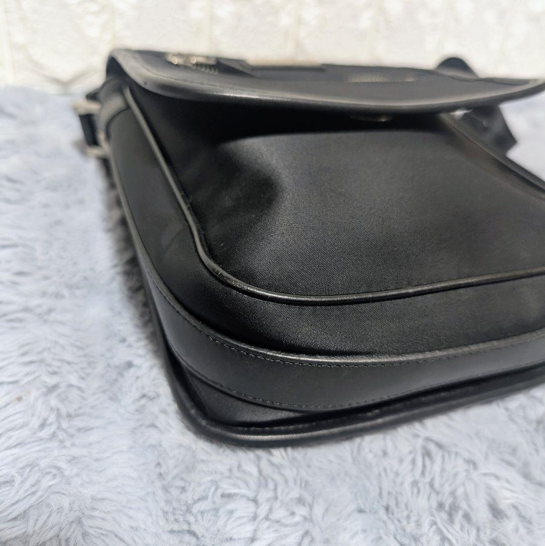 【美品】BURBERRY ショルダーバッグ ナイロン レザー 金具 ノバチェック