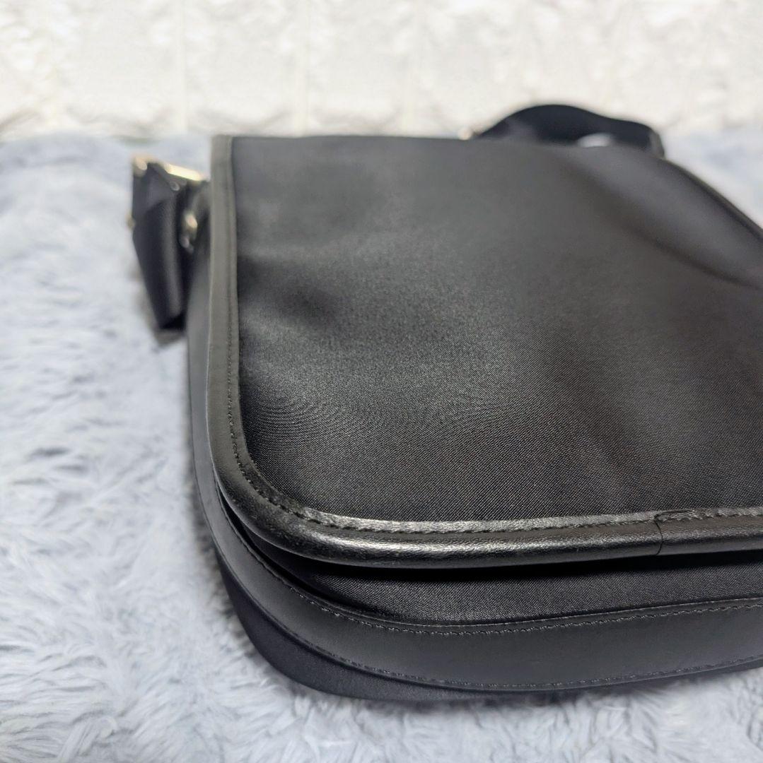 【美品】BURBERRY ショルダーバッグ ナイロン レザー 金具 ノバチェック