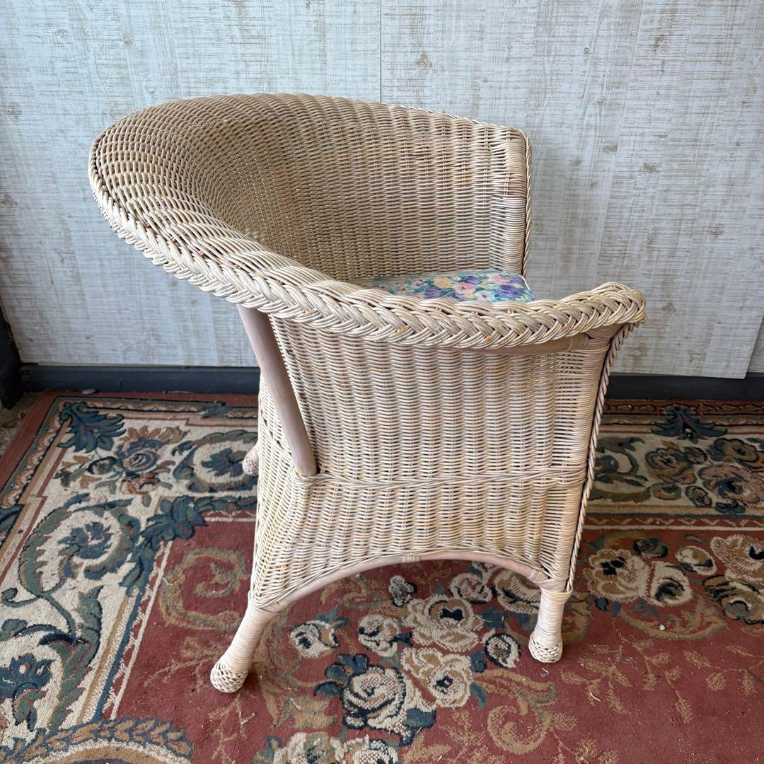 ②昭和レトロ ヴィンテージ ラタンダイニングチェア 花柄クッション アームチェア