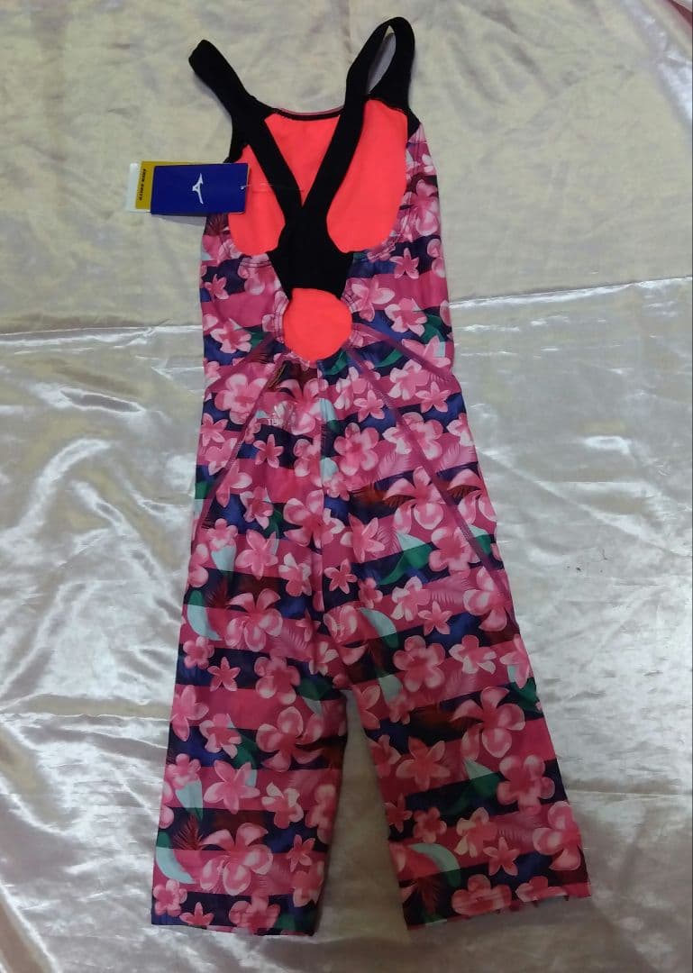 チビ！ミズノ　レディース　競泳水着　S 未使用.タグ付き！