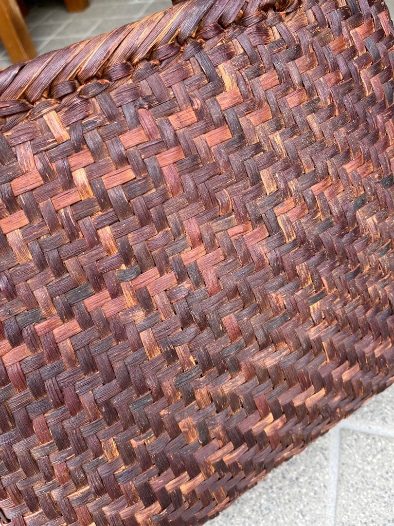 職人技A4可◆山ぶどう 山葡萄 かごバッグ◆幅35㎝、高さ27㎝、マチ14.5㎝