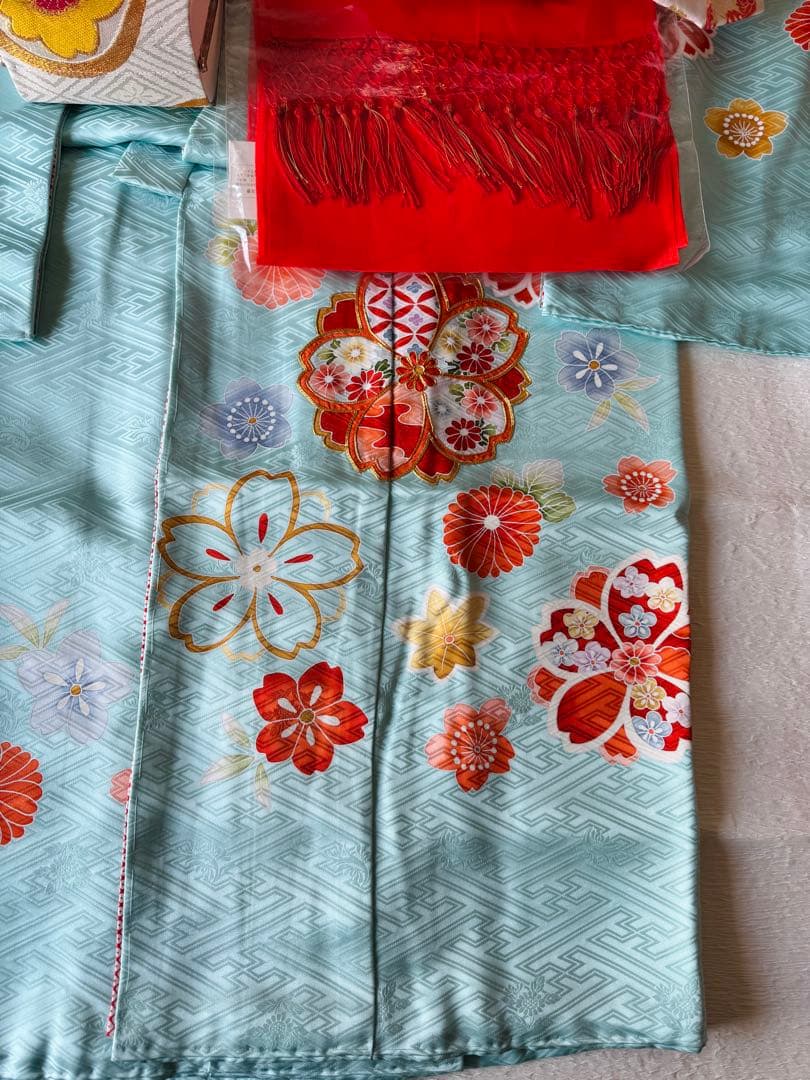 七五三に★逸品　正絹綸子水色に四季花々　七歳着物、作り帯のセット