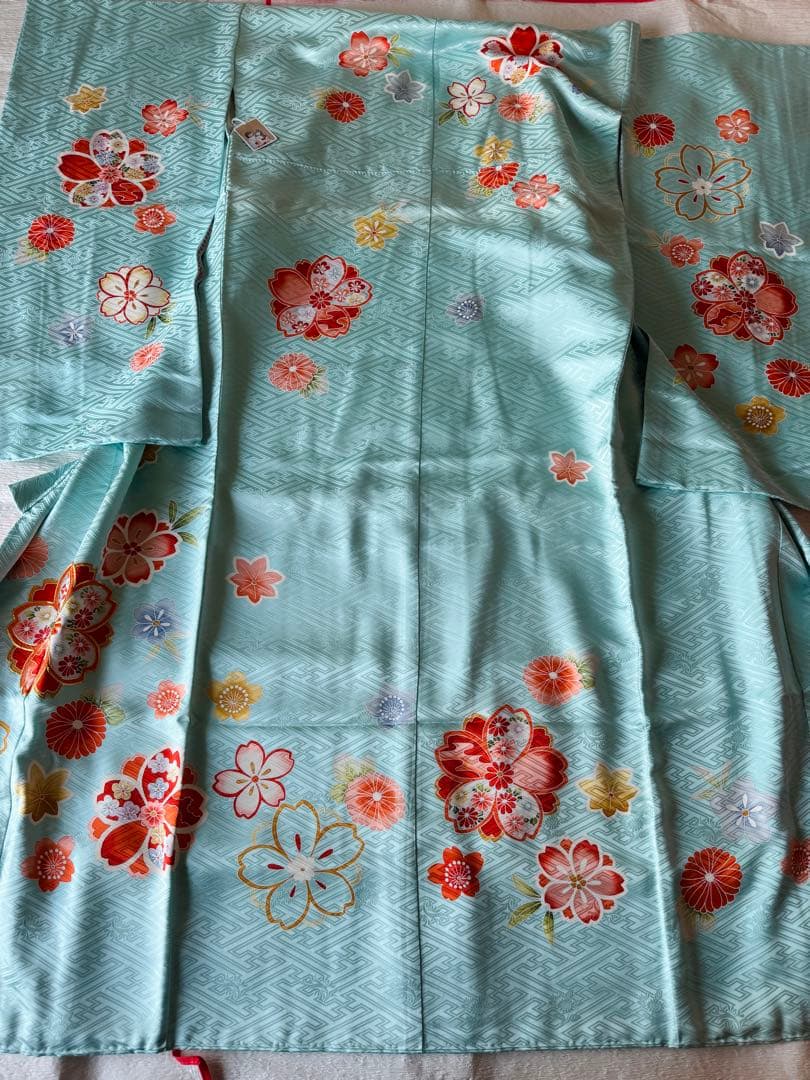 七五三に★逸品　正絹綸子水色に四季花々　七歳着物、作り帯のセット