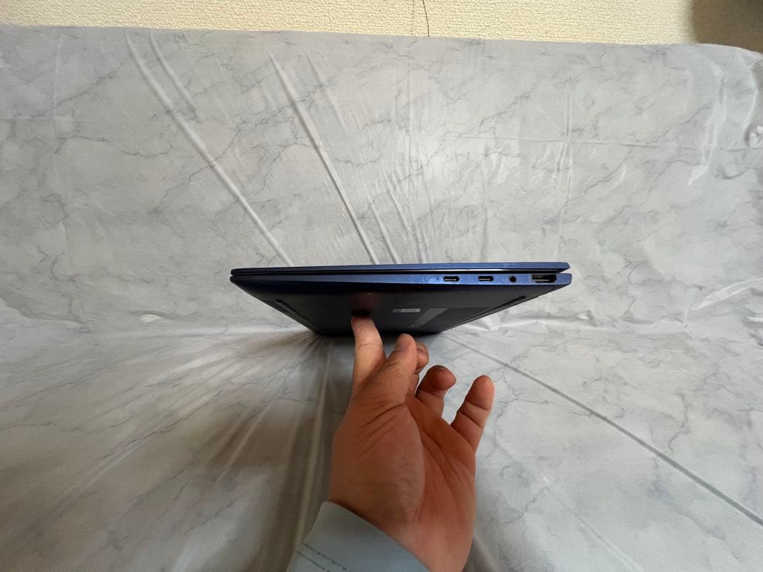 HP Dragonfly i5 8265U ムハマド