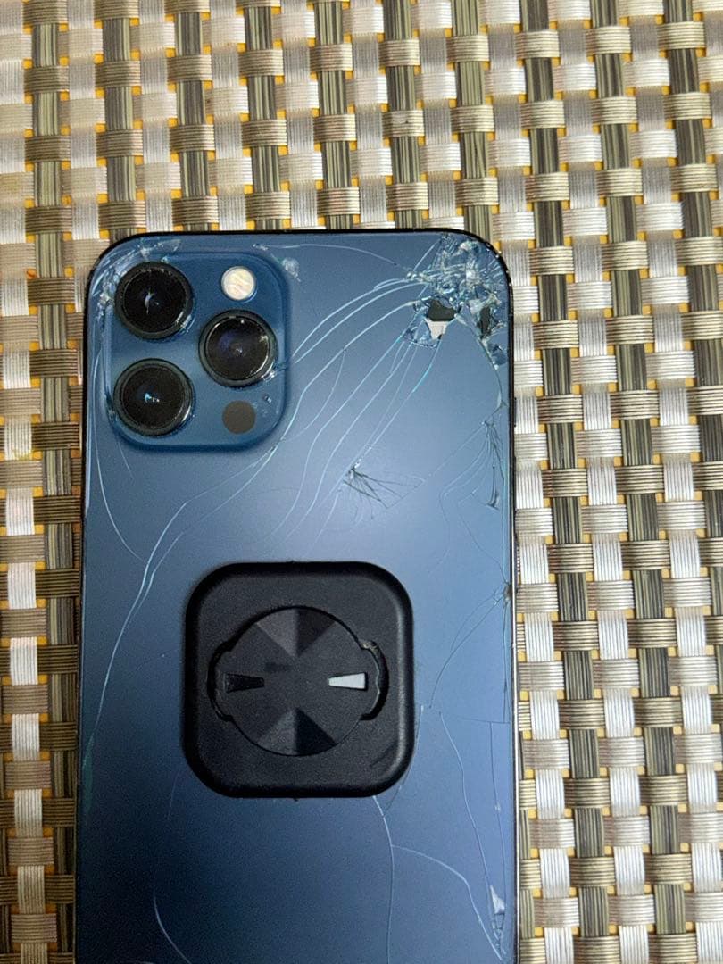 iPhone 12 Pro Max 128GB背面ひび割れ画面以上割れ