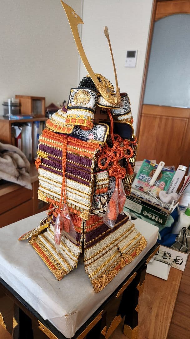 五月人形 装飾的な兜と鎧 約30cm10号作家は鈴甲子雄山