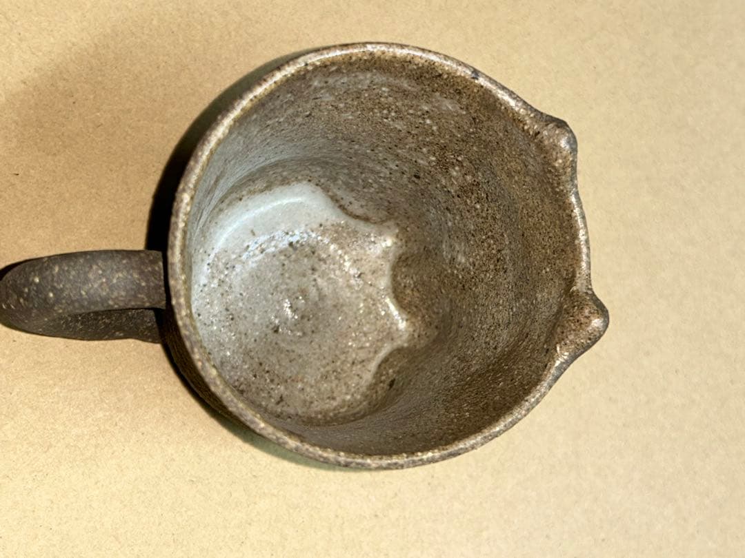 猫の陶器製 マグカップ