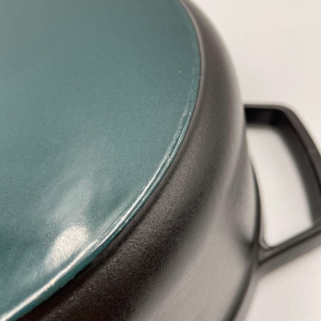 美品　STAUB ココット ラウンド　22cm ブラック