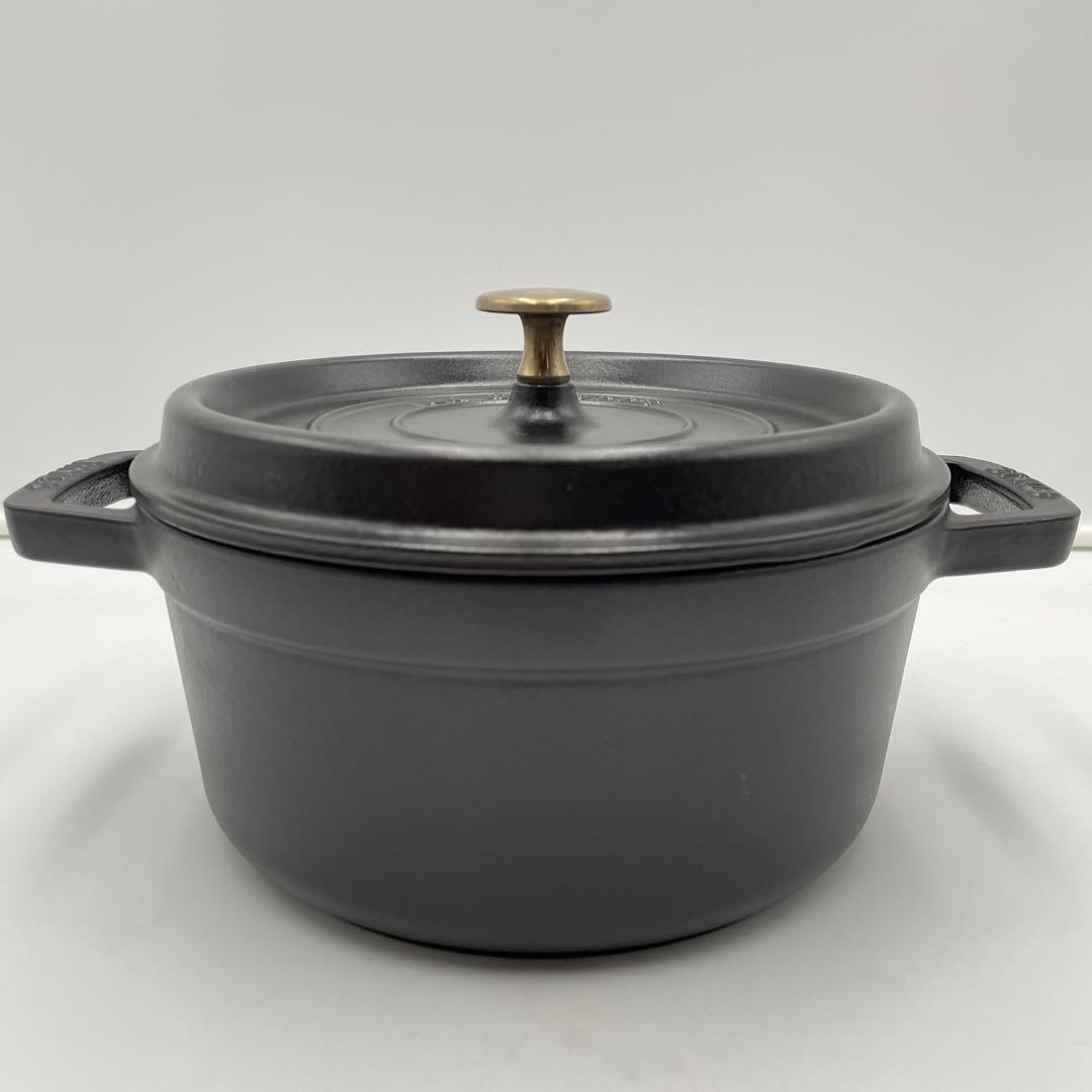 美品　STAUB ココット ラウンド　22cm ブラック