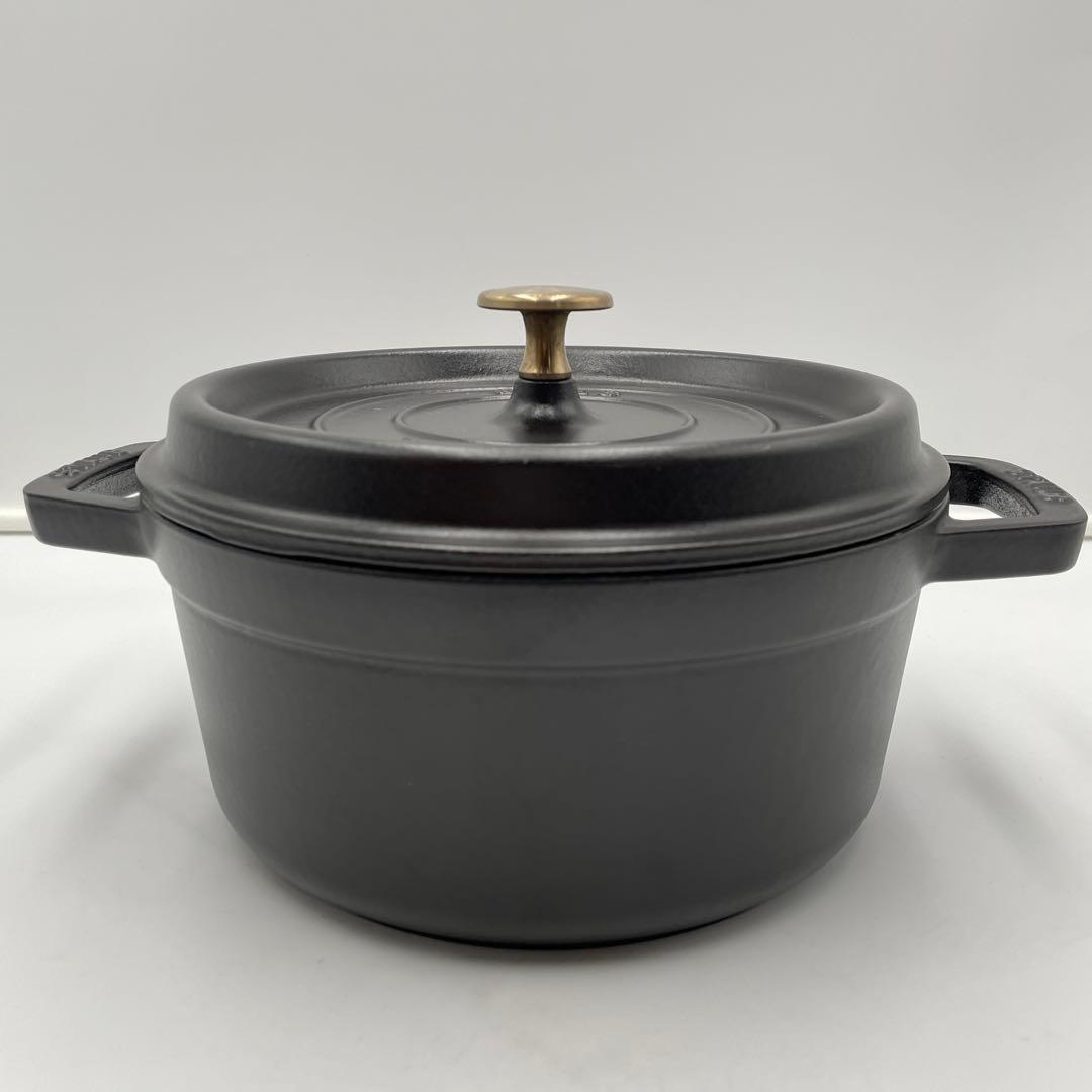 美品　STAUB ココット ラウンド　22cm ブラック