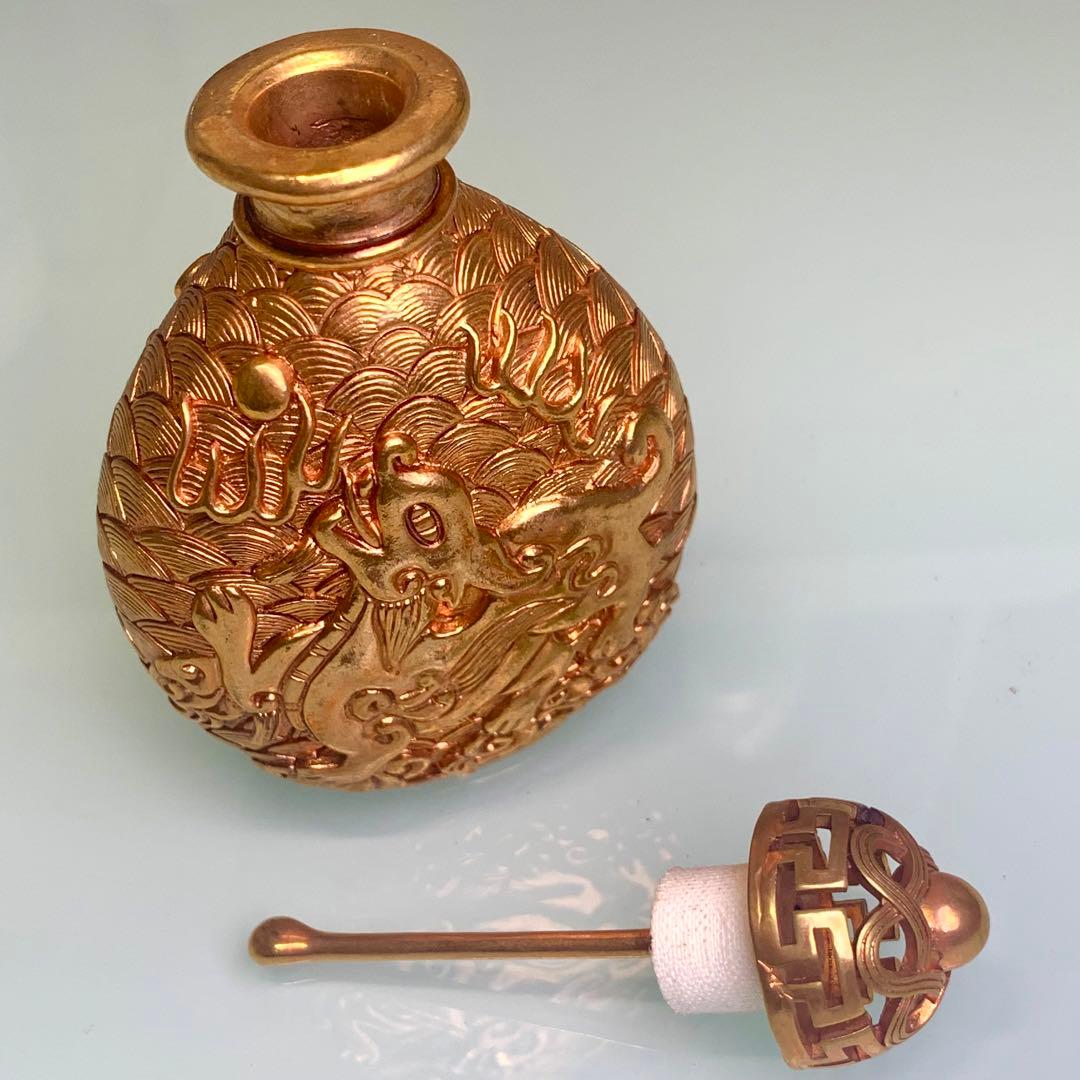 清国の鼻煙壺 鎏金宝瓶　金竜彫刻　時代物　アンティーク