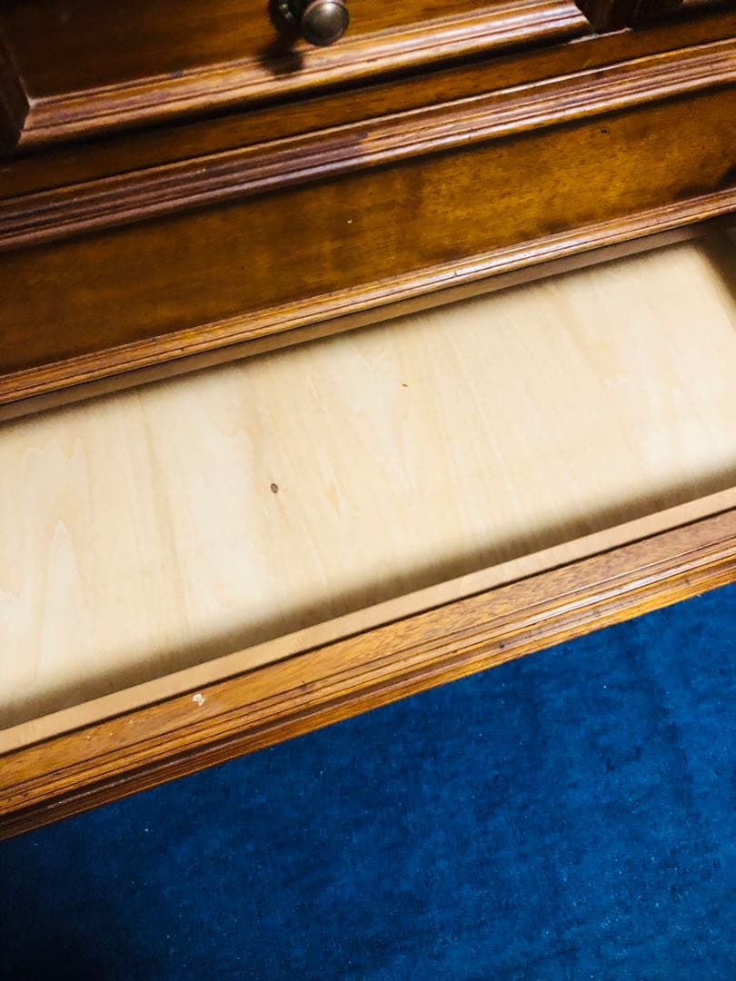 来た！アンティーク　西洋家具　キャビネット　クラシックスタイル木製タンス