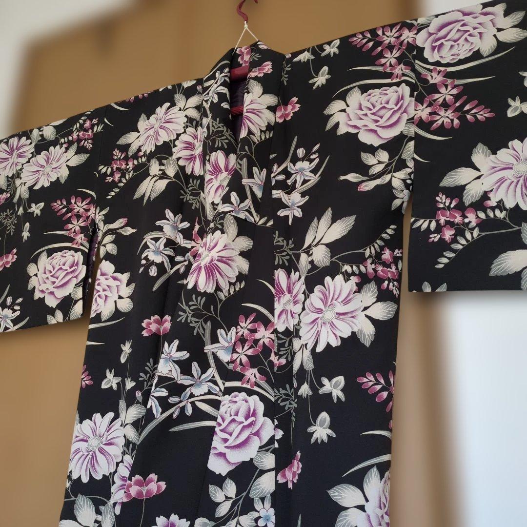 黒地に花柄の小紋着物 撫松庵 プレタМサイズ