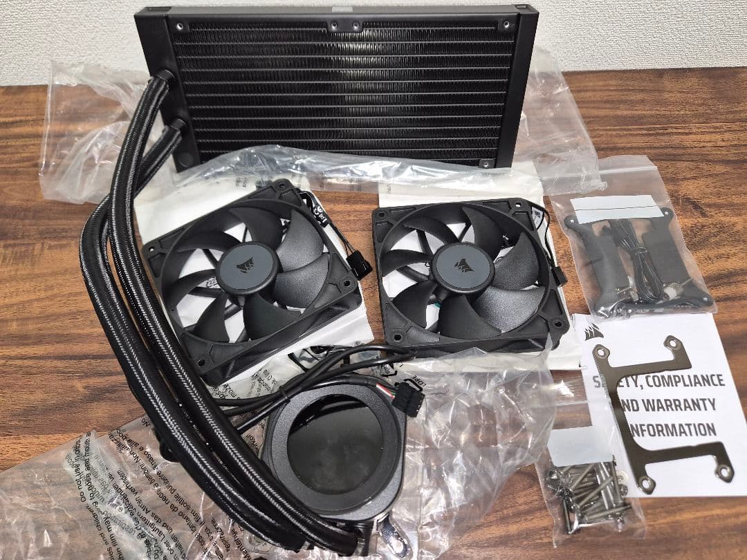 Corsair Nautilus 240 RS LCD 簡易水冷CPUクーラー