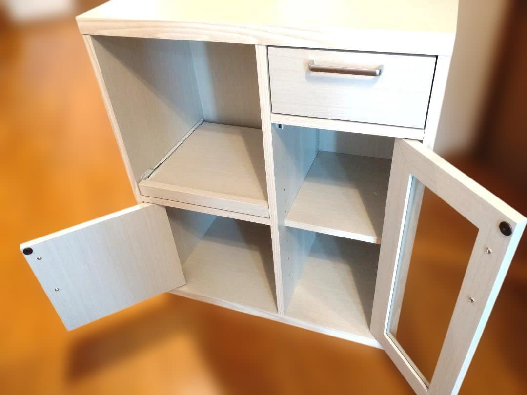 ホワイト木製食器棚 （送料込み）