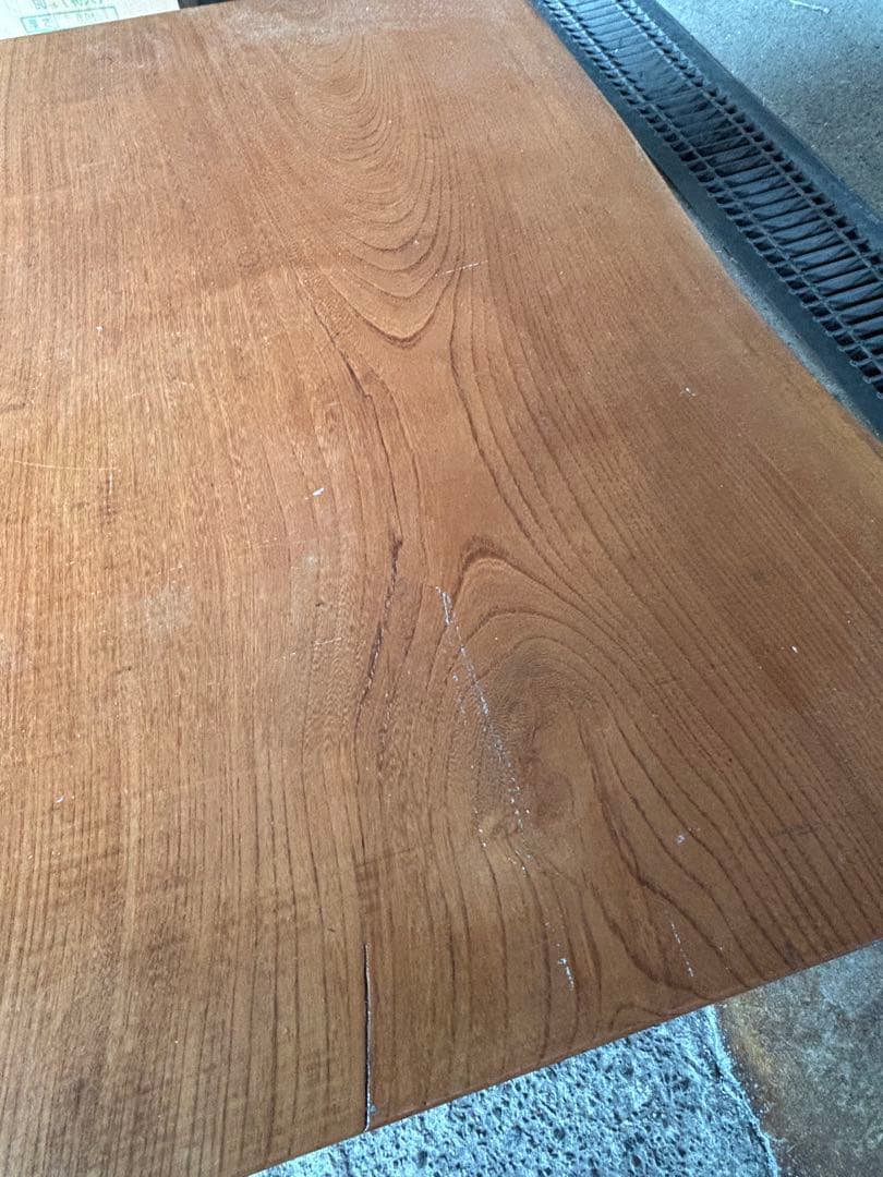 ☆大特価値下げ！☆無垢材のシンプルなテーブル