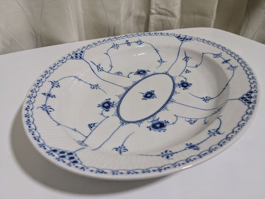 【値下げ】ロイヤルコペンハーゲン・ブルーフルーテッド プレイン オーバルプラター