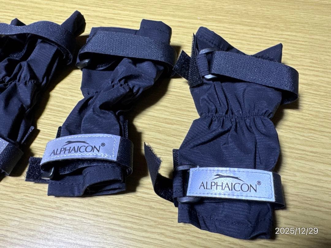 ②アルファアイコン レッグガード ブラック Sサイズ 1匹分4足