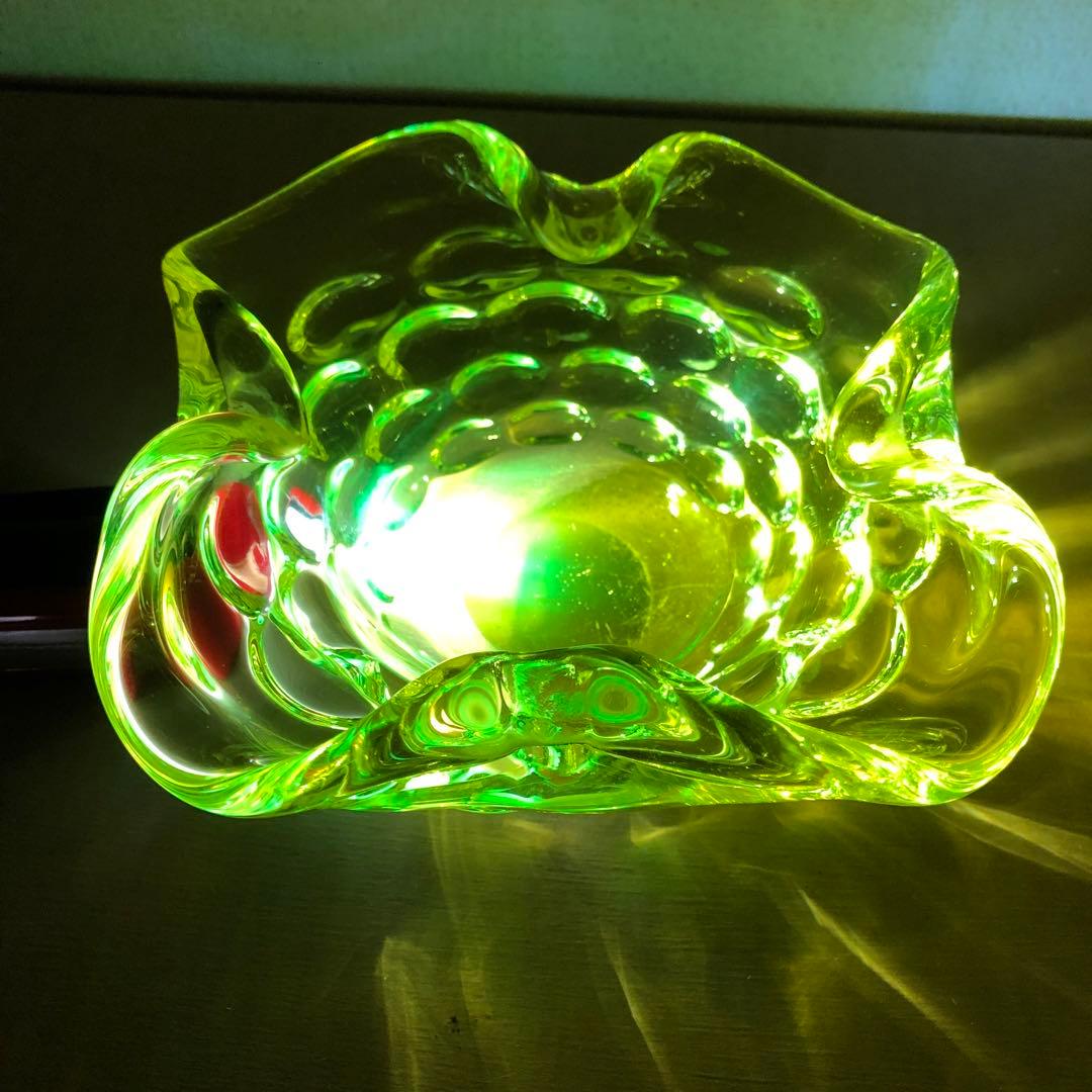 ウランガラス　灰皿型コンポート