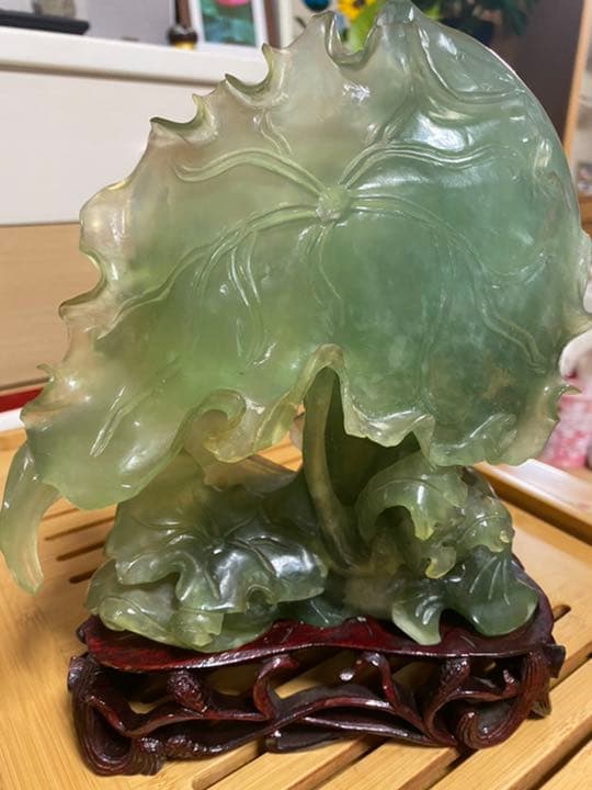 翡翠の鯉彫り骨董品17cm×17cm飾り置き物