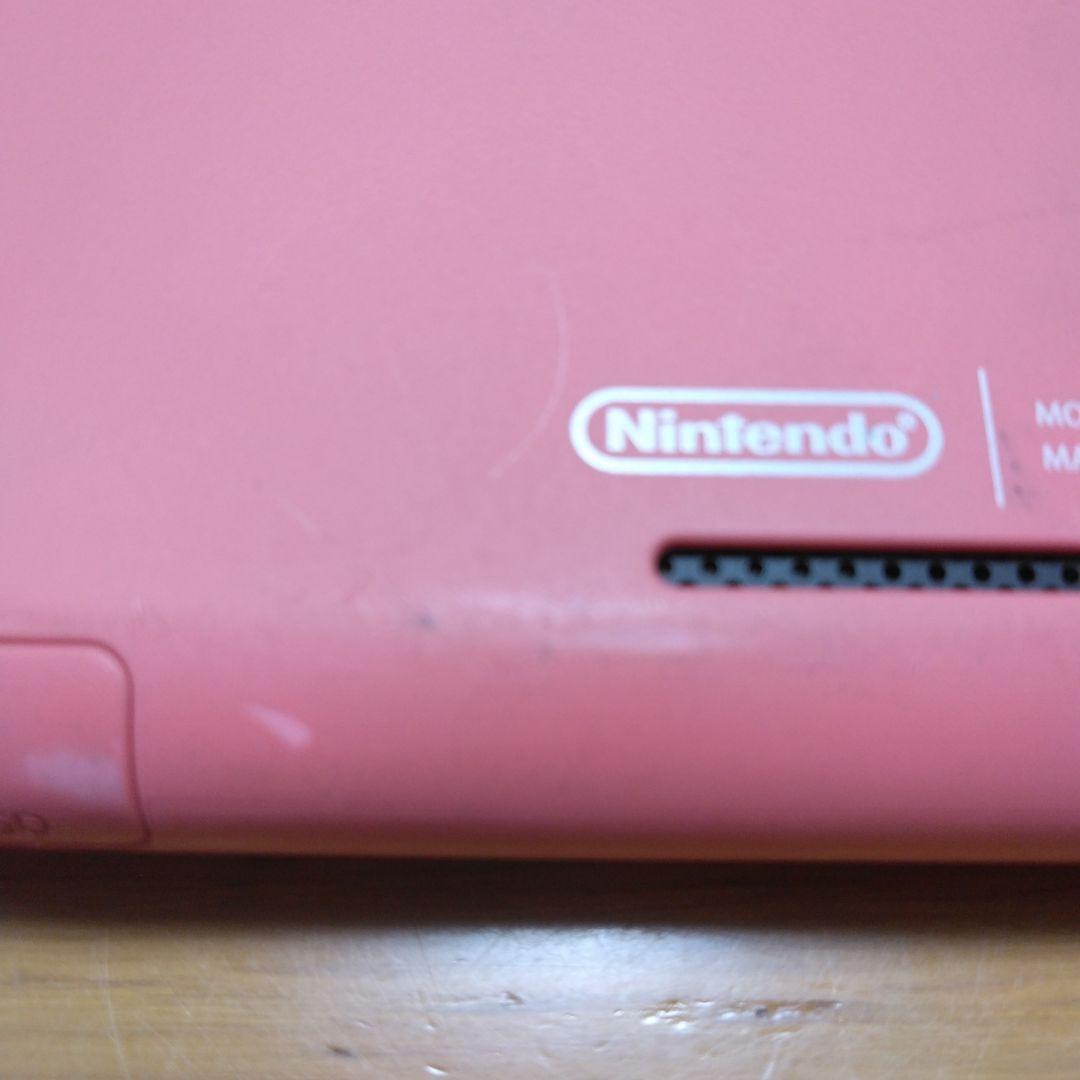 任天堂　スイッチライト　ピンク色