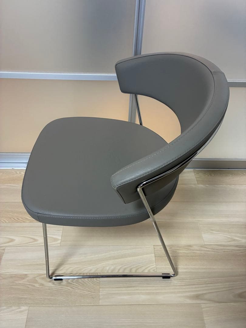 カリガリス　ニューヨーク　ダイニングチェア　②