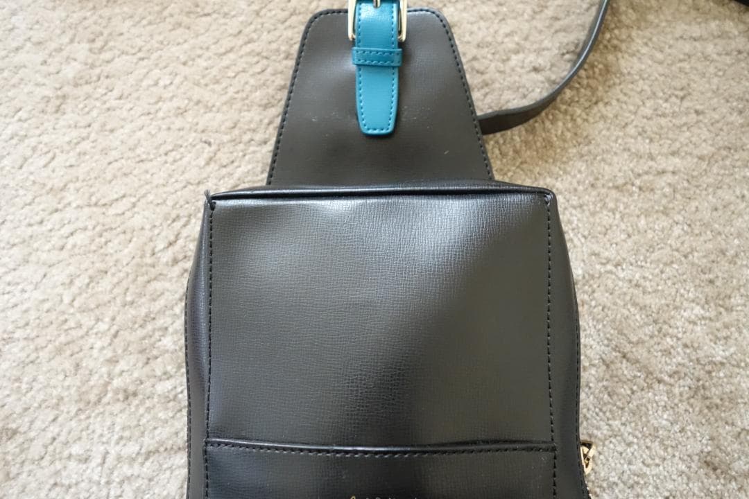 Paul Smith ブラック レザー スリングバッグ